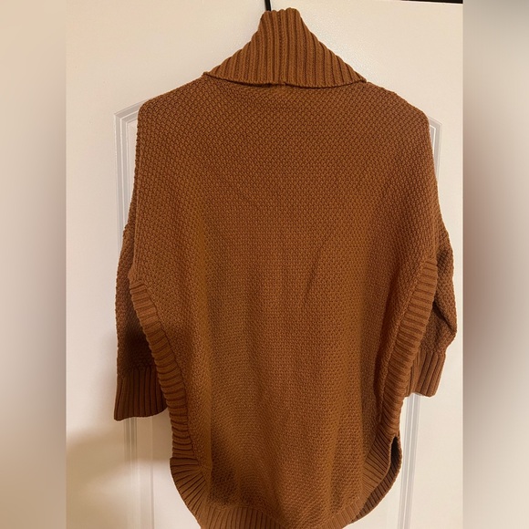 Rust colored turtleneck sweater, size Small, from Express. - Picture 4 of 6
